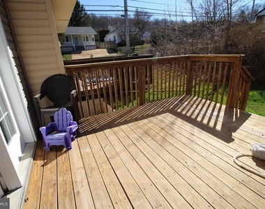 1431 Valley Road - Photo Thumbnail 10