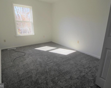 1431 Valley Road - Photo Thumbnail 6