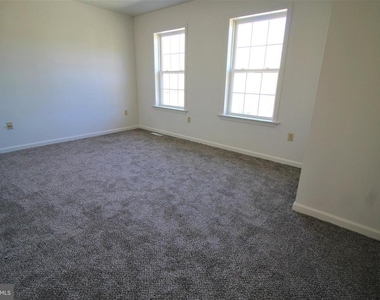1431 Valley Road - Photo Thumbnail 8