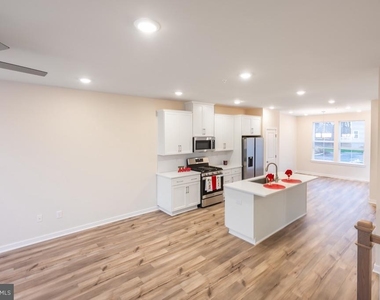 923 Magnolia Lane - Photo Thumbnail 14