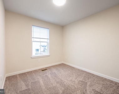 923 Magnolia Lane - Photo Thumbnail 19