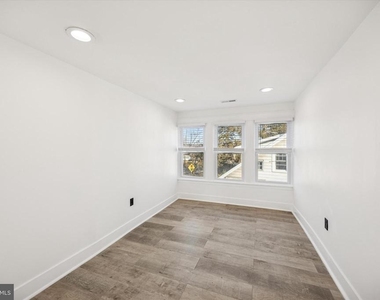 844 West Chester Pike - Photo Thumbnail 6