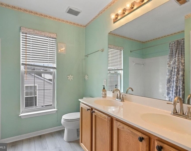 929 N York Drive - Photo Thumbnail 20