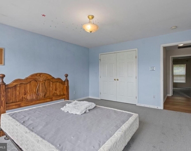 929 N York Drive - Photo Thumbnail 18