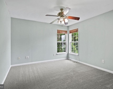929 N York Drive - Photo Thumbnail 21