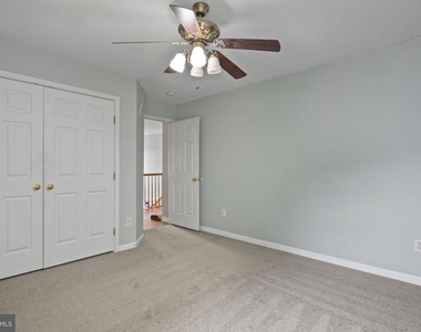 929 N York Drive - Photo Thumbnail 22