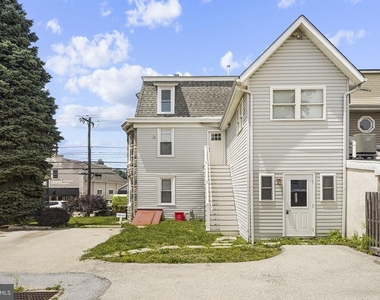 116 E King Street - Photo Thumbnail 23