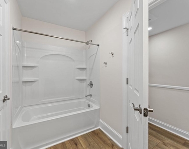 116 E King Street - Photo Thumbnail 21