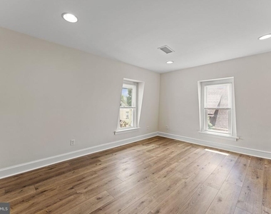 116 E King Street - Photo Thumbnail 18