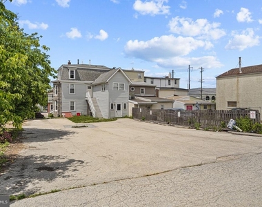 116 E King Street - Photo Thumbnail 24