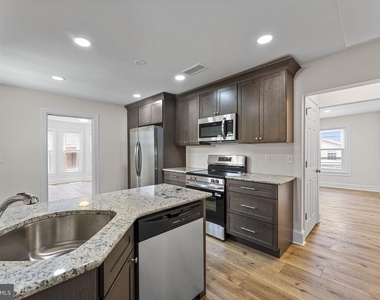116 E King Street - Photo Thumbnail 12