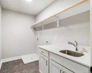 5709 Parker Pines Court - Photo Thumbnail 18