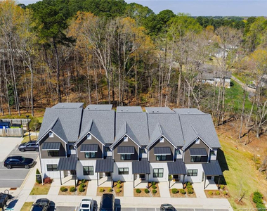 5709 Parker Pines Court - Photo Thumbnail 32