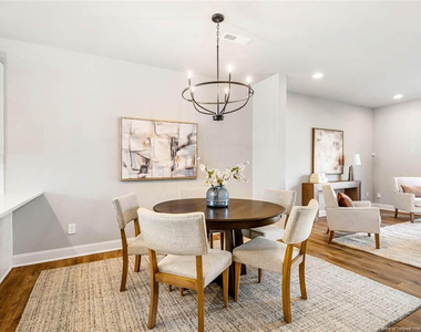 5709 Parker Pines Court - Photo Thumbnail 11