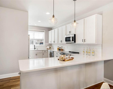 5709 Parker Pines Court - Photo Thumbnail 4