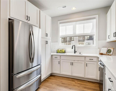 5709 Parker Pines Court - Photo Thumbnail 6