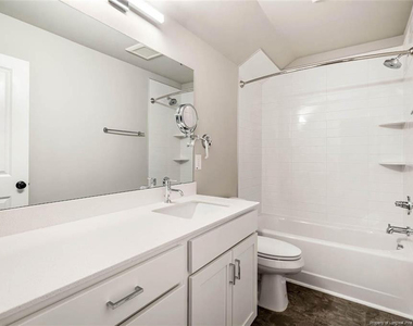 5709 Parker Pines Court - Photo Thumbnail 27