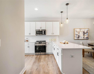 5709 Parker Pines Court - Photo Thumbnail 5