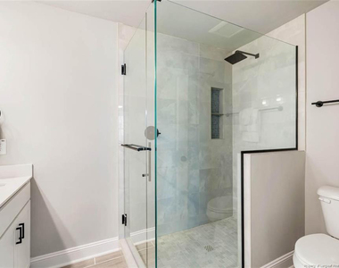 5709 Parker Pines Court - Photo Thumbnail 22