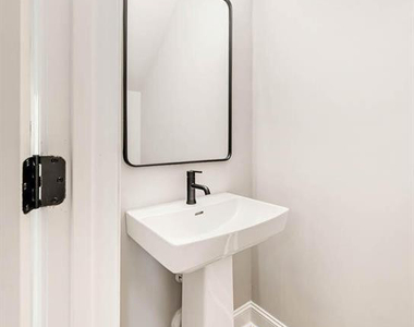 5709 Parker Pines Court - Photo Thumbnail 16