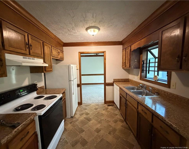 872 Hilton Drive - Photo Thumbnail 3