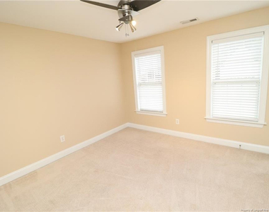 36 W Trafalgar Court - Photo Thumbnail 25