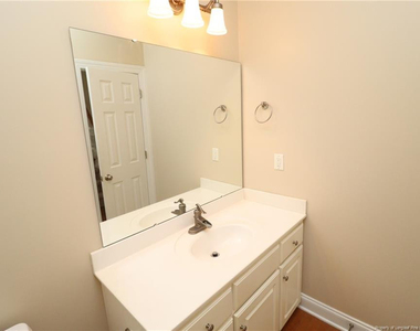 36 W Trafalgar Court - Photo Thumbnail 18