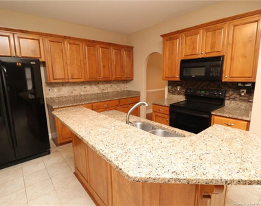 36 W Trafalgar Court - Photo Thumbnail 8