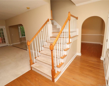36 W Trafalgar Court - Photo Thumbnail 2