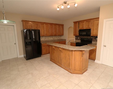 36 W Trafalgar Court - Photo Thumbnail 7