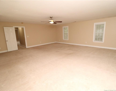 36 W Trafalgar Court - Photo Thumbnail 34