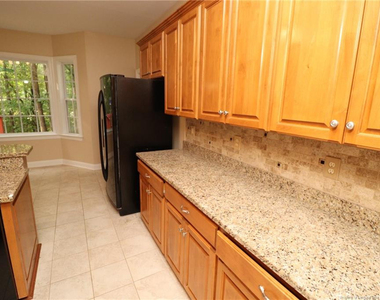 36 W Trafalgar Court - Photo Thumbnail 12