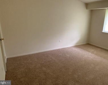 126 E Maple Avenue - Photo Thumbnail 7