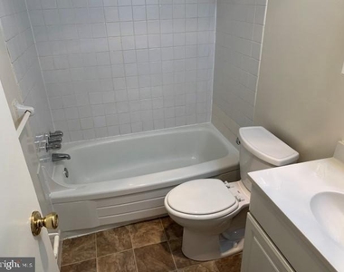 126 E Maple Avenue - Photo Thumbnail 11