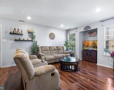 1102 Diamond Drive - Photo Thumbnail 8