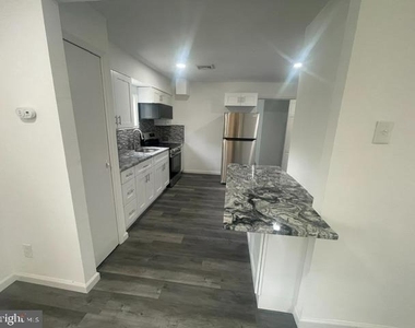 2715 Crest Avenue - Photo Thumbnail 3