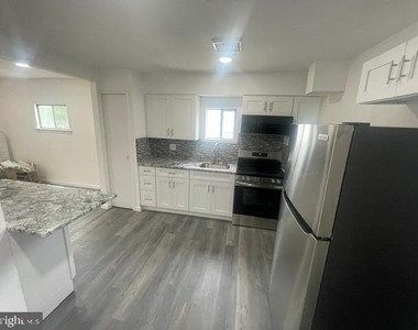 2715 Crest Avenue - Photo Thumbnail 4