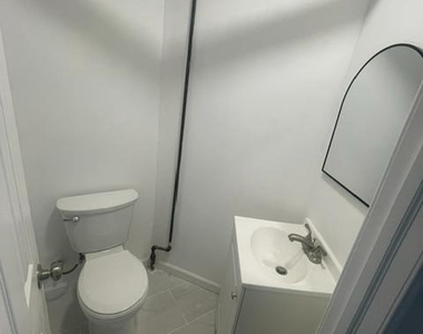 2715 Crest Avenue - Photo Thumbnail 5