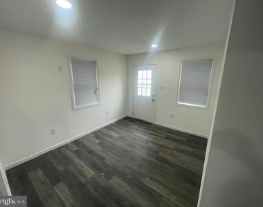 2715 Crest Avenue - Photo Thumbnail 10