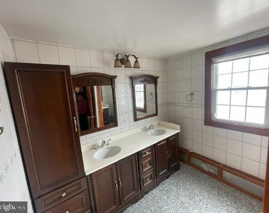 10 Middle Road - Photo Thumbnail 14