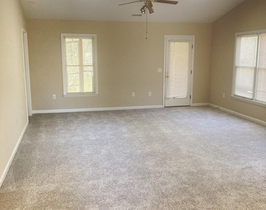 404 Creekway Drive - Photo Thumbnail 3