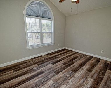 239 Tillamook Drive - Photo Thumbnail 27