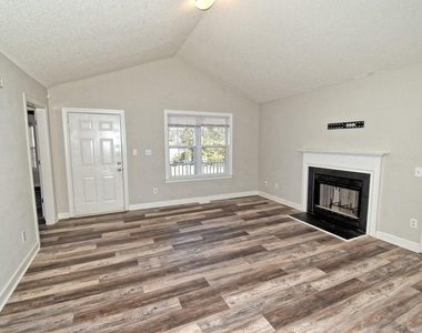 239 Tillamook Drive - Photo Thumbnail 3