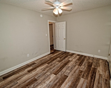 239 Tillamook Drive - Photo Thumbnail 22