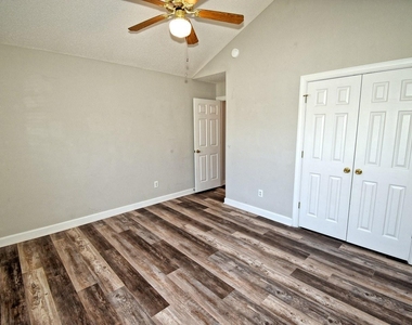 239 Tillamook Drive - Photo Thumbnail 26