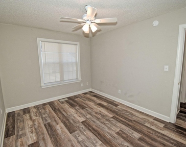 239 Tillamook Drive - Photo Thumbnail 23