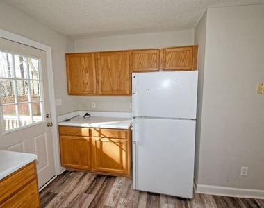 239 Tillamook Drive - Photo Thumbnail 11