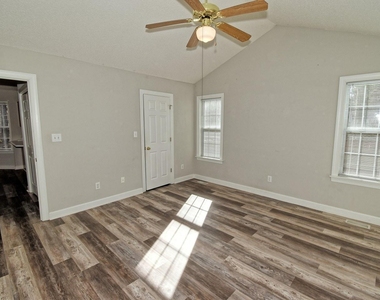 239 Tillamook Drive - Photo Thumbnail 15