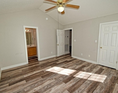 239 Tillamook Drive - Photo Thumbnail 17