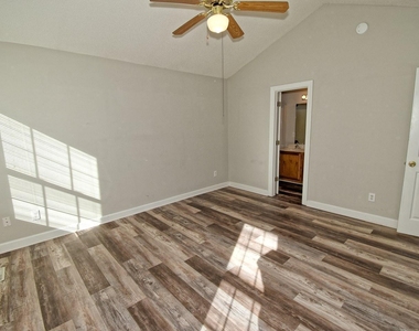 239 Tillamook Drive - Photo Thumbnail 19